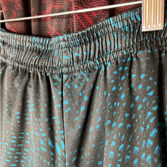 Champion Men's Shorts Size M Blue and Black Duo Dry and Red and Black Shorts - Picture 2 of 9